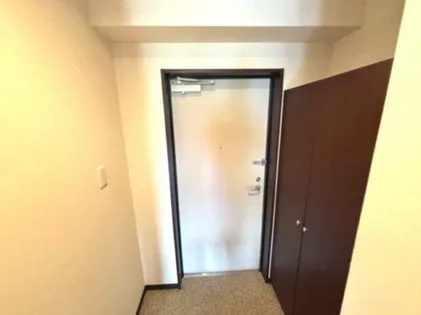 ボヌール恋野【3階】の玄関