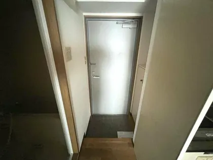 サンリット本山南【3階】の玄関