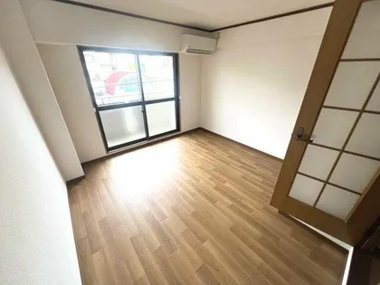 サンリット本山南【3階】の居間