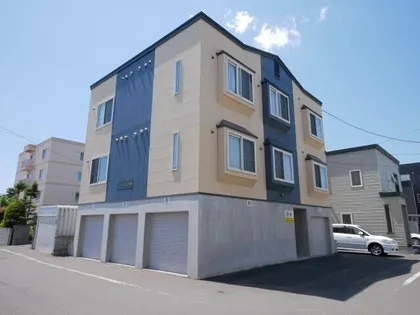 カステル八軒【3階】の外観