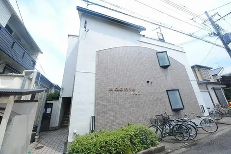 アドニス【2階】の外観