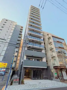 コンフォリア・リヴ北浜平野町【13階】の外観