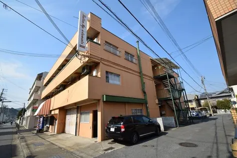 ラタンアパートメント2の画像