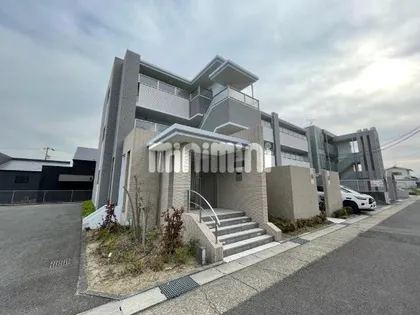 ルペルティア植田【3階】の外観