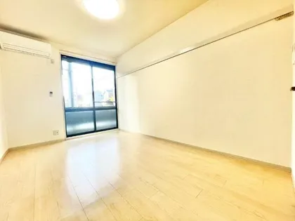 アーバンビラ鶴里【1階】の居間