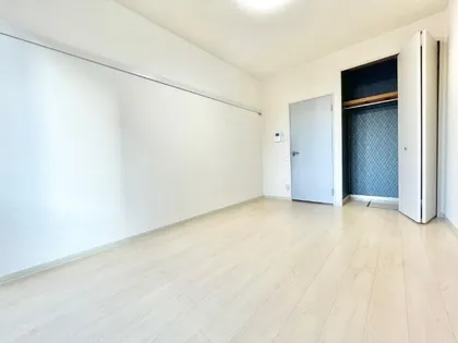 アーバンビラ鶴里【1階】の内装