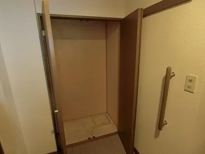 サンリッジ湊川【504号室】の内装