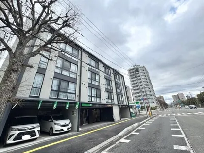 アルファスクエア学園前【1階】の外観