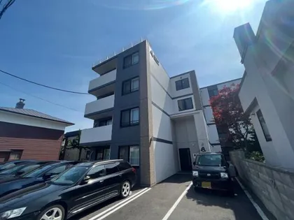 HACHI SANWESTNYの画像