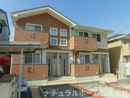 ローレル【2階】の外観