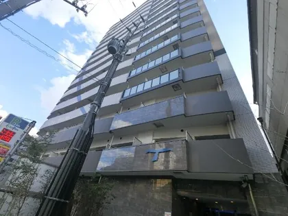 セレニテ本町東リアン【4階】の外観