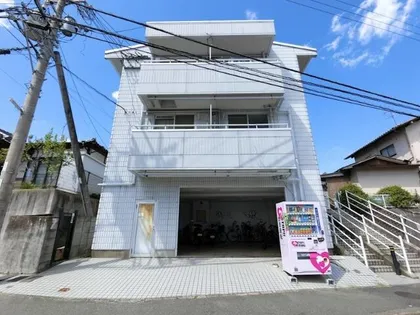 JR新宮センチュリー21【1階】の外観