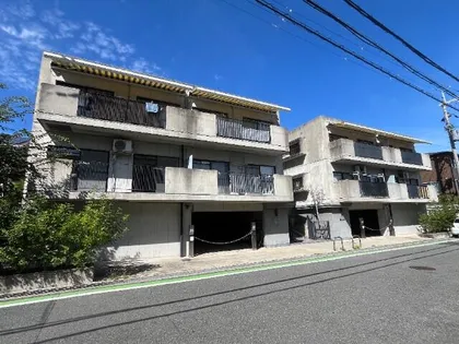 ラジュニール春日丘【4階】の外観