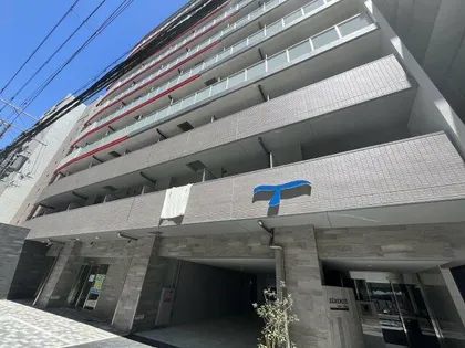 セレニテ江坂ミラク【4階】の外観