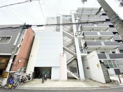 トラスティーコート【4階】の外観