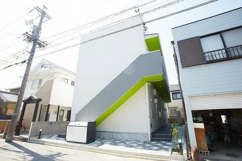 i・スペース小本【1階】の外観