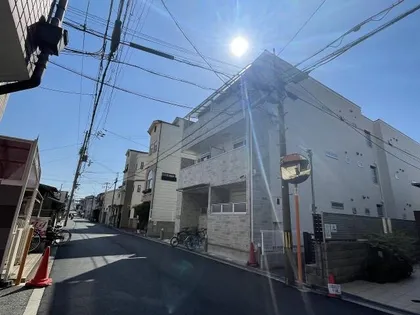 クリエオーレ安立【1階】の外観