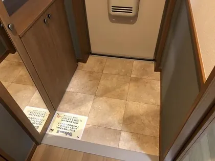 レグジー【201号室】の玄関