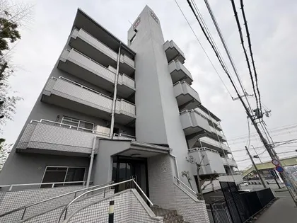 ロワイヤル京見橋【303号室】の外観