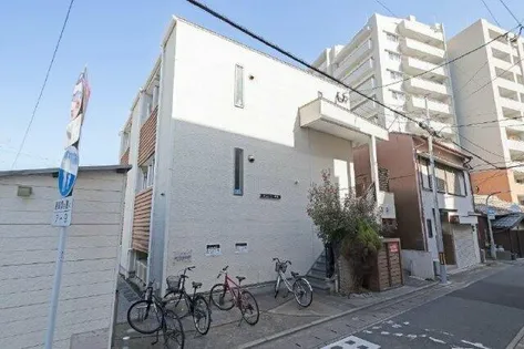 キューブ吉塚【1階】の外観