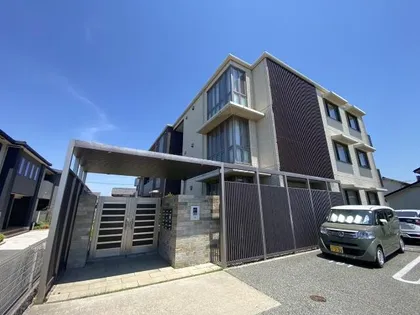 シャーメゾンラプロヴァンス【1階】の外観