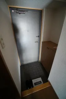 アミーグランコート三宮【911号室】の玄関