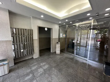 アミーグランコート三宮【911号室】の玄関