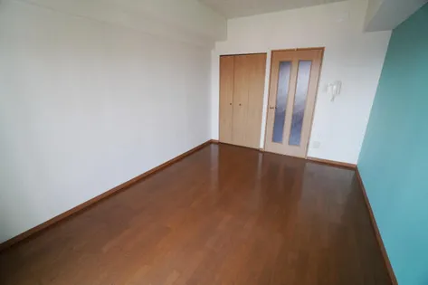 アミーグランコート三宮【911号室】の内装