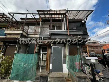 大阪府寝屋川市黒原旭町【テラスハウス】の外観