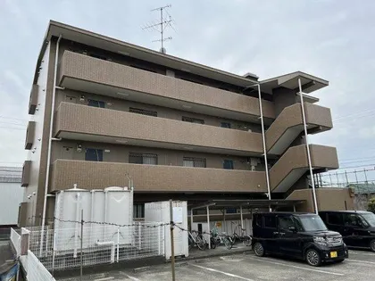 ラフィネ門間の画像