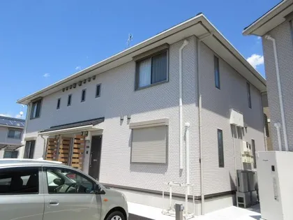 カーサ・デルソーレKHK B棟【2階】の外観