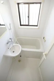 リリーオブザヴァレー【2階】の風呂