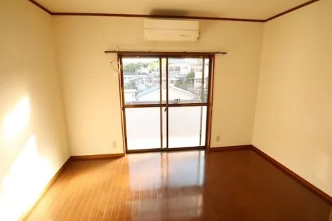 リリーオブザヴァレー【2階】の内装