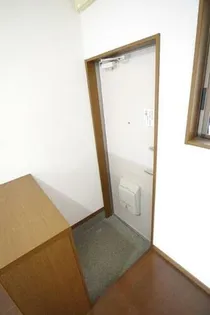 リリーオブザヴァレー【2階】の玄関