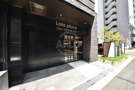 ララプレイス大阪福島ミラ【9階】の玄関