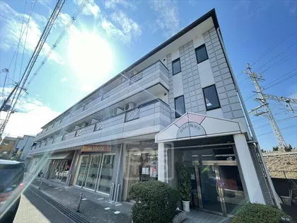 カルム総持寺【3階】の外観
