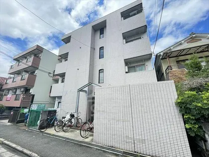 アパートメント摂津の画像