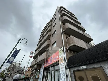 イーストウィングの画像