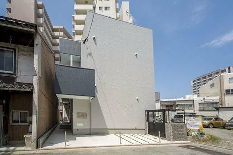 REAの画像