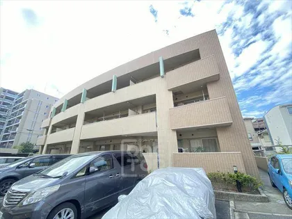 ファミーユ千里丘の画像