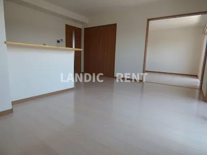 ナウヴィレッジ港【3階】の居間