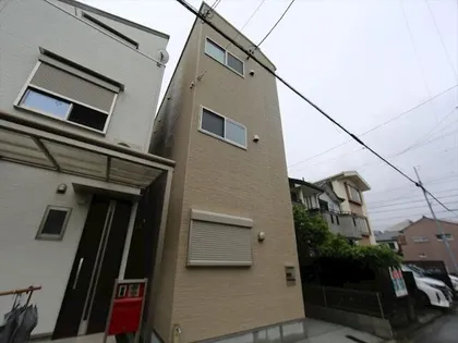 クレセント香呑町【3階】の外観