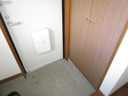 リアライズ【2階】の玄関