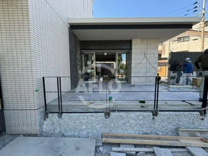 メゾンドボヌール弁天町【6階】の玄関