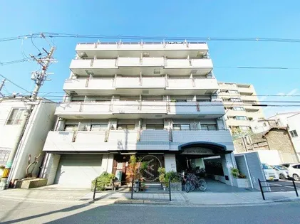 グランピア真田山【2階】の外観