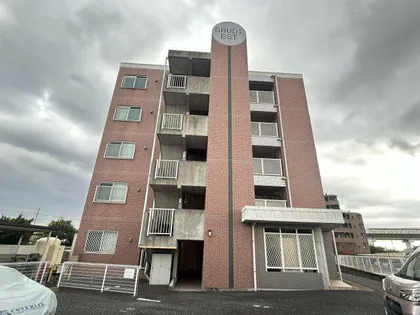 ガウディESTの画像