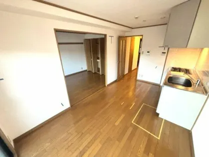 ラシュレ・ウエスト六甲【3階】の居間