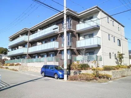 シャーメゾン茜の画像