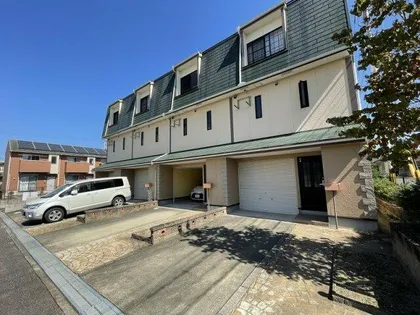 愛知県岡崎市緑丘3丁目【テラスハウス】の外観
