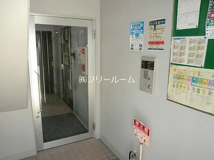ノースタウン月寒【3階】の玄関